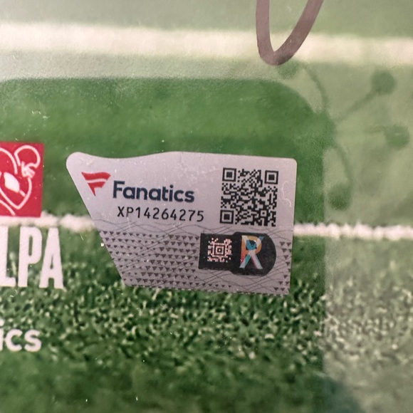 2 Leighton Vander Esch autograph photos (1)16x20 (1) 11x14 fanatics authenticity - Picture 8 of 9